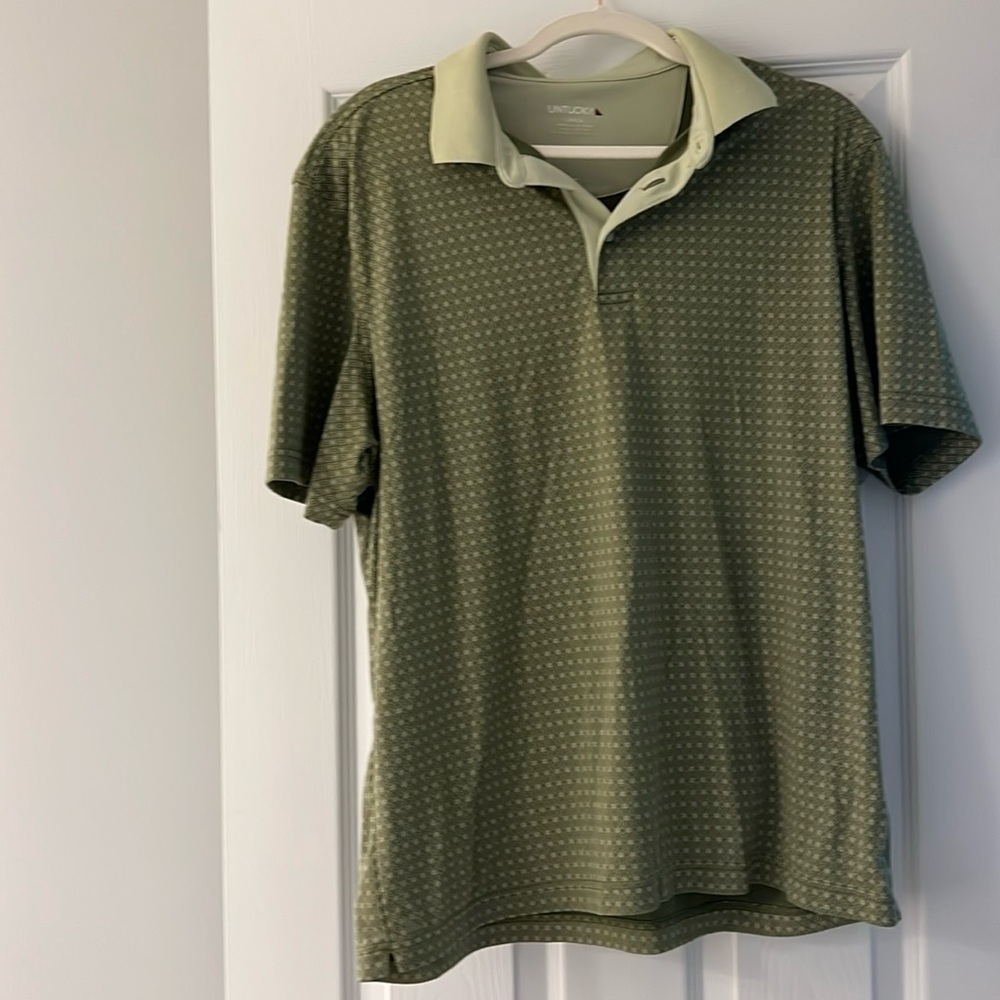 Untuckit Polo